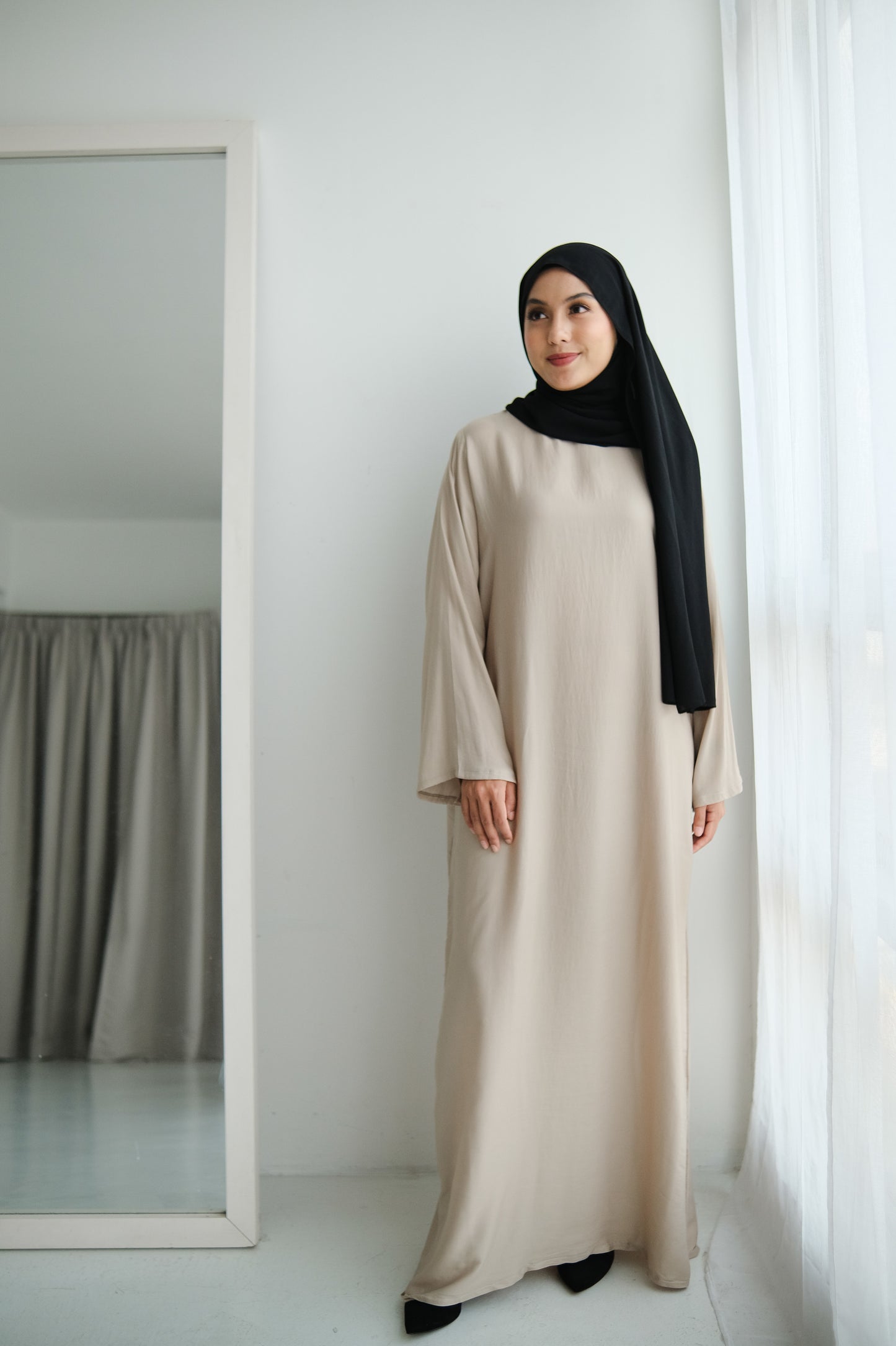 kaftan in nude brown